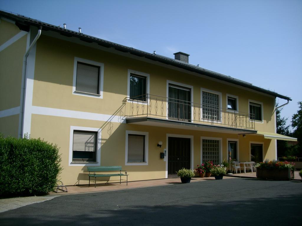 Gaestehaus Steinmetz Sankt Martin an der Raab Exterior foto